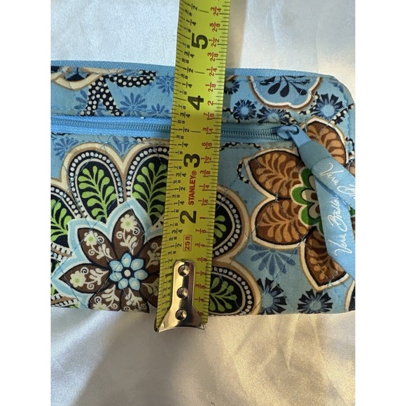 Vera Bradley Wrist Wallet Retired Pattern "Bali Blue" from Summer 2009 - Picture 4 of 7
